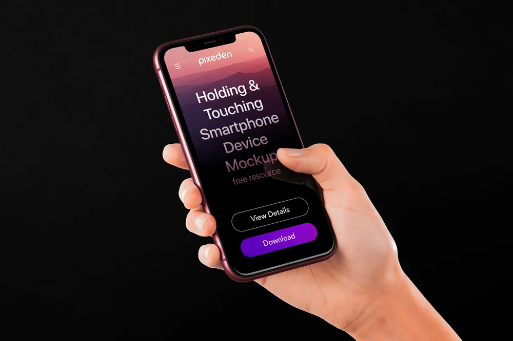 手持手机观看竖屏短视频的 App 界面